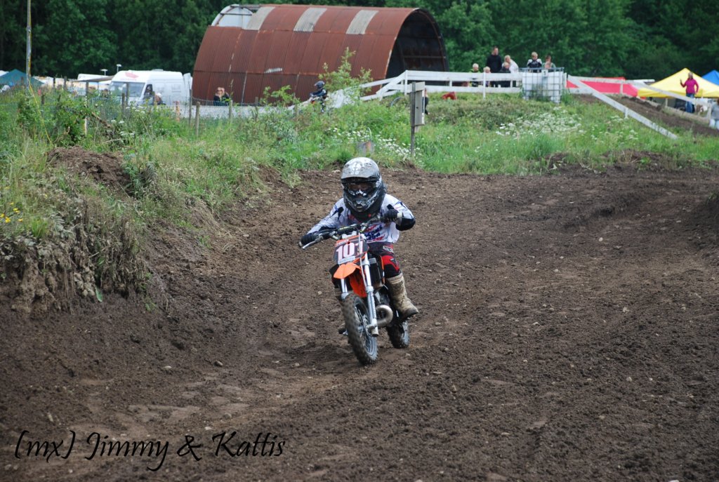 mxsydduveke20100620126.jpg