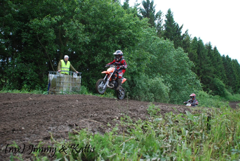 mxsydduveke20100620233.jpg