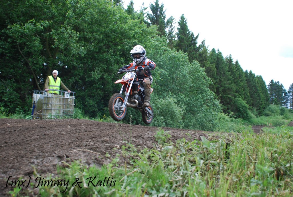 mxsydduveke20100620237.jpg