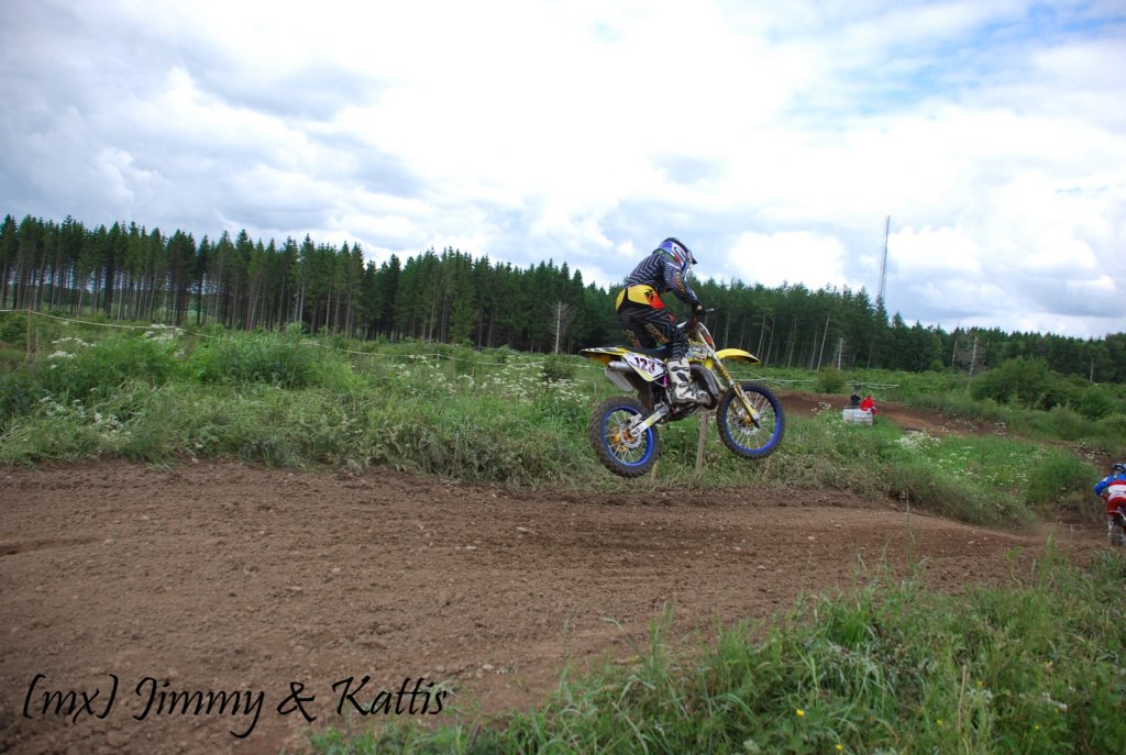 mxsydduveke20100620744.jpg