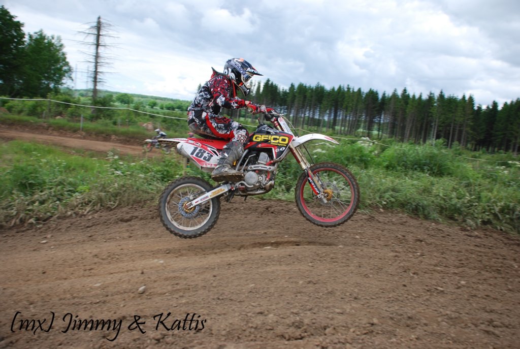 mxsydduveke20100620770.jpg