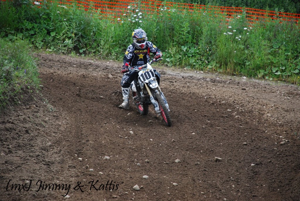 mxsydduveke20100620870.jpg