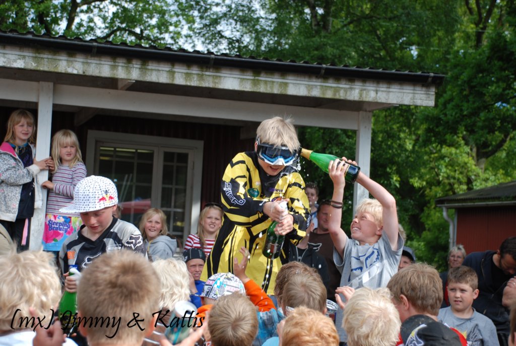 mxsydduveke201006201079.jpg